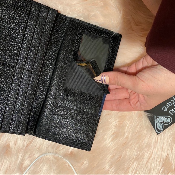 Authentic Vintage Gucci Leather Long Wallet - Picture 13 of 16